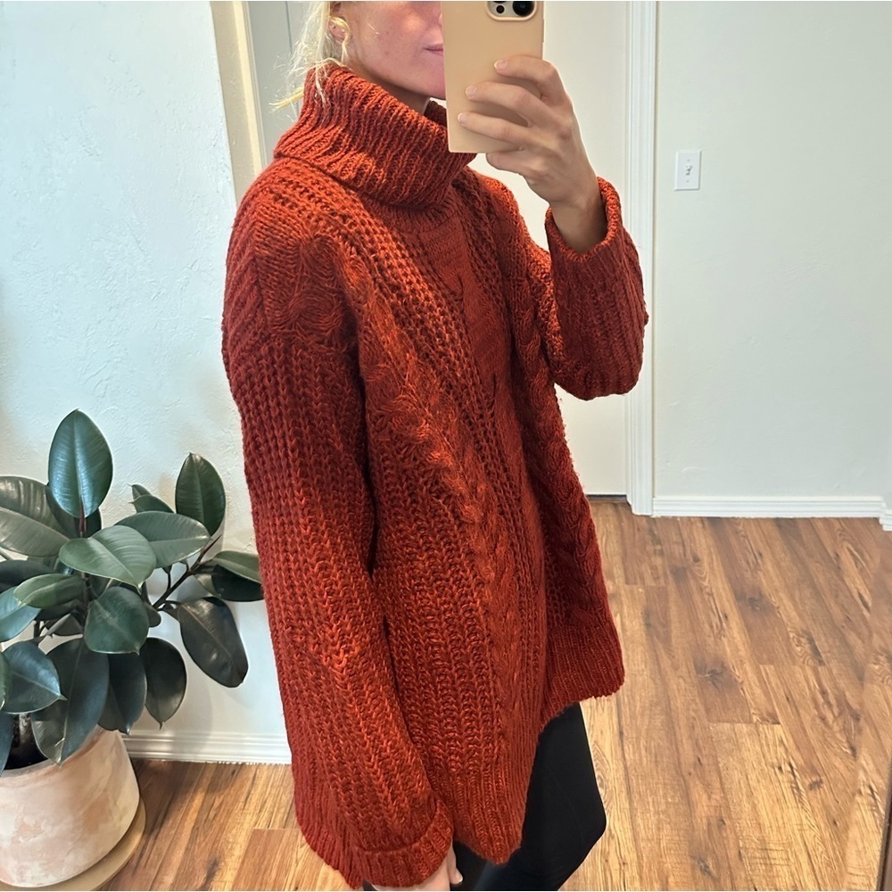 🌟SALE🌟 universal threads red turtleneck sweater size large - Picture 3 of 7